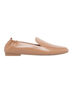 Nine West Haylee Flats In Caramel