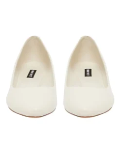 Nine West Speakup Flats In Ivory 6 Nine West Speakup Flats In Ivory -Nine West 937040410 3 720x928