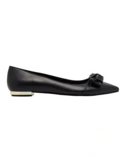 Nine West Favs Flat In Black
